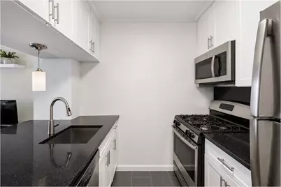 30 W 61st Street #9F, New York City, NY 10023 - Photo 4