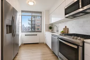 1735 York Ave, New York, NY 10128 - Photo 4