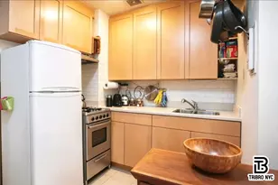 200 E 28th St, New York City, NY 10016 - Photo 4