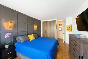 350 W 50th St, New York City, NY 10019 - Photo 4
