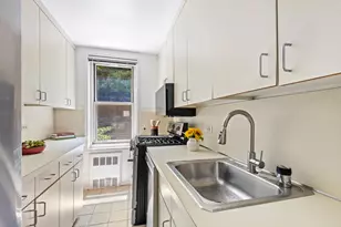 309 E 87th St, New York City, NY 10128 - Photo 4