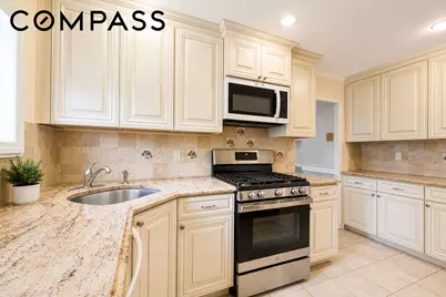 196 Prescott Avenue, New York City, NY 10306 - Photo 8