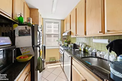 77 7th Avenue #6P, New York City, NY 10011 - Photo 8