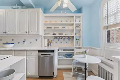 333 E 53rd Street #5H, New York, NY 10022 - Photo 2