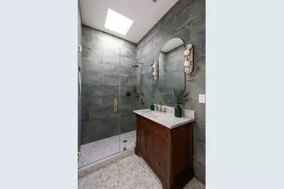 551 Lexington Avenue, New York City, NY 11221 - Photo 8
