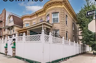27 Hubbard Pl, New York City, NY 11210 - Photo 2