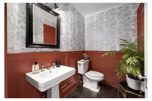 410 W 24th St, New York City, NY 10011 - Photo 12