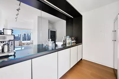 188 E 64th Street #2501, New York City, NY 10065 - Photo 10