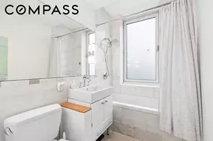 635 W 42nd St, New York City, NY 10036 - Photo 4