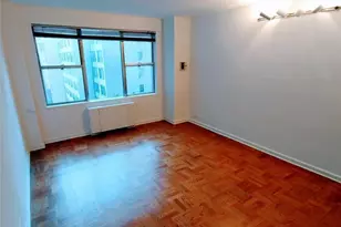 77 W 55th St, New York City, NY 10019 - Photo 2