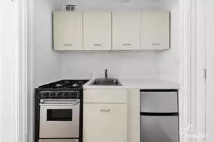 433 W 34th St., New York City, NY 10001 - Photo 16