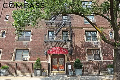 319 W 18th Street #3D, New York City, NY 10011 - Photo 10