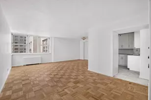 200 E 58th St, New York, NY 10022 - Photo 2