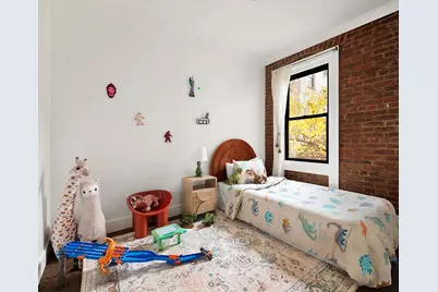 21-06 35th Street #5, New York City, NY 11105 - Photo 2
