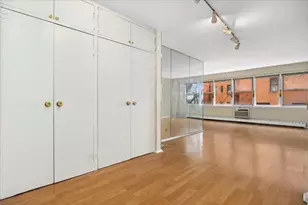 87-15 165th St, New York City, NY 11432 - Photo 2