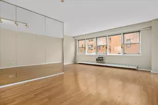 87-15 165th St, New York City, NY 11432 - Photo 4