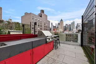 547 W 47th St, New York City, NY 10036 - Photo 28