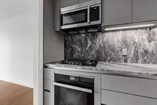 547 W 47th St, New York City, NY 10036 - Photo 6