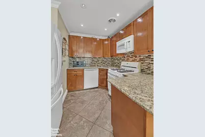 2137 Clinton Avenue, New York City, NY 10457 - Photo 6