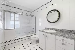 3411 Country Club Rd, New York City, NY 10465 - Photo 16
