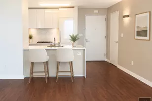 322 W 57th St, New York City, NY 10019 - Photo 4