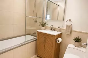 350 W 42nd St, New York City, NY 10036 - Photo 8