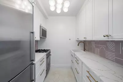30 W 60th Street #8-S, New York City, NY 10023 - Photo 4