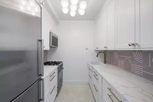 30 W 60th St, New York City, NY 10023 - Photo 4