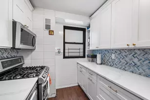 61-35 98th St, New York City, NY 11374 - Photo 6