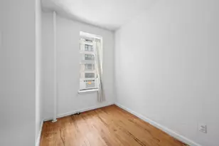 320 E 49th St, New York City, NY 10022 - Photo 2