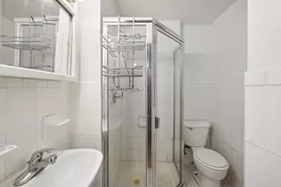 320 E 49th St, New York City, NY 10022 - Photo 4