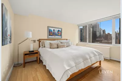 322 W 57th Street #34Q, New York City, NY 10019 - Photo 4