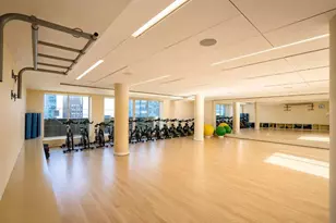 322 W 57th St, New York City, NY 10019 - Photo 16