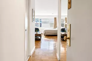 321 E 48th St, New York City, NY 10017 - Photo 2