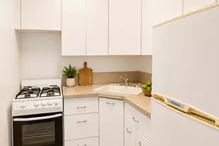 321 E 48th St, New York City, NY 10017 - Photo 8