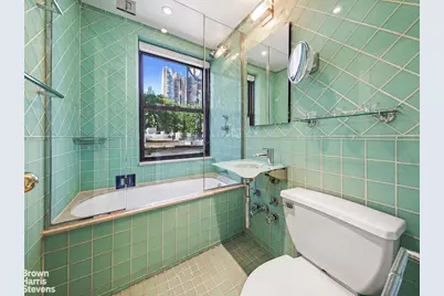 235 E 49th Street #5B, New York, NY 10017 - Photo 6