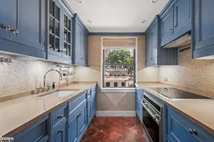 235 E 49th St, New York City, NY 10017 - Photo 4