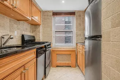 240 E 55th Street #11G, New York City, NY 10022 - Photo 6