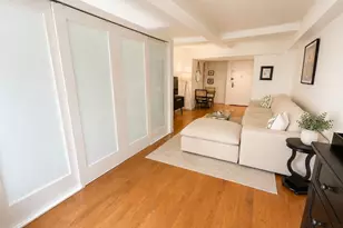 240 E 55th St, New York City, NY 10022 - Photo 8