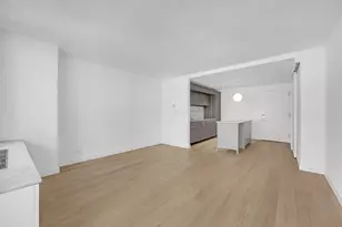 234 E 46th St, New York, NY 10017 - Photo 2