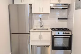 310 W 22nd St, New York City, NY 10011 - Photo 2