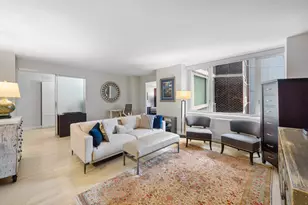 322 W 57th St, New York City, NY 10019 - Photo 4