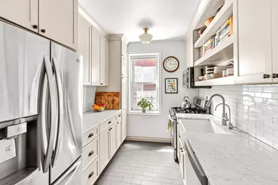 25 Plaza Street W #2J, New York City, NY 11217 - Photo 4