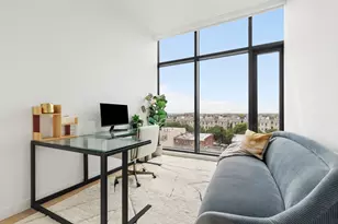 21-21 31st St, New York City, NY 11105 - Photo 8