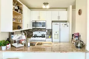 350 W 50th St, New York City, NY 10019 - Photo 4