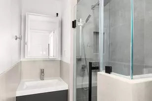 133 W 75th St, New York City, NY 10023 - Photo 4