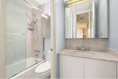 300 E 40th Street #3W, New York City, NY 10016 - Photo 4