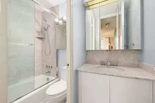 300 E 40th St, New York City, NY 10016 - Photo 4