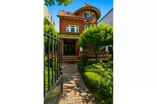 1094 Park Pl, New York City, NY 11213 - Photo 2