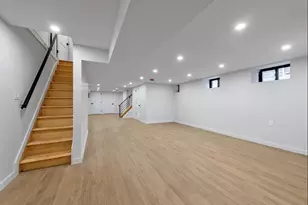 935 E 31st St, New York City, NY 11210 - Photo 24